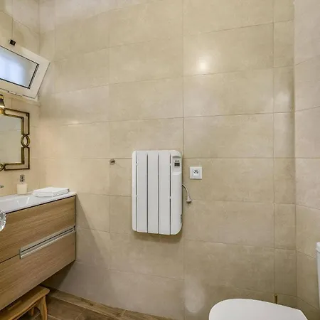 Medicis By ヴィラ